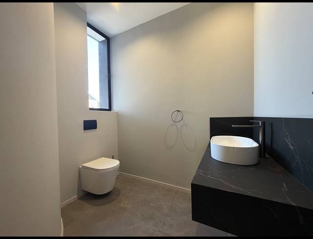 4 BEDROOM HOUSE FOR SALE IN SEATON ESTATE